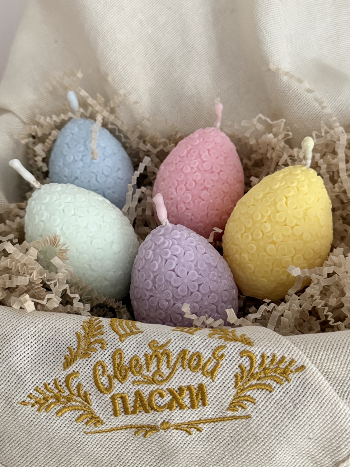 Формовые свечи в виде пасхальных яиц